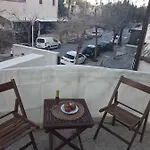 Beautiful Center Flat * Rhodes City