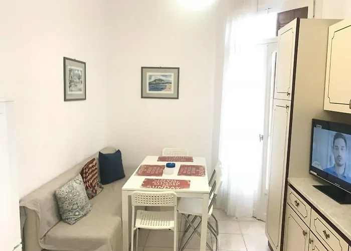 Beautiful Center Flat *