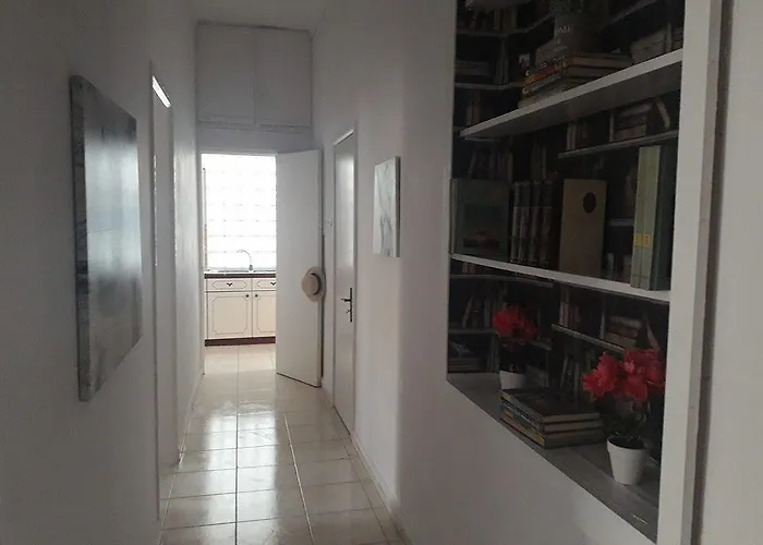 Beautiful Center Flat *