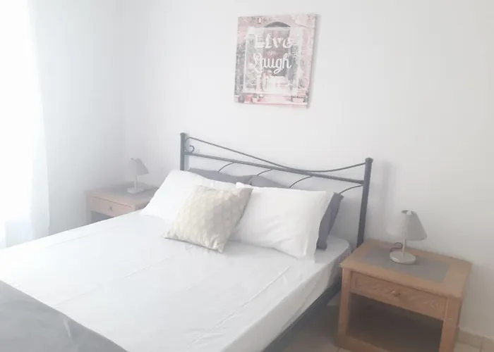 Beautiful Center Flat * Rhodes City