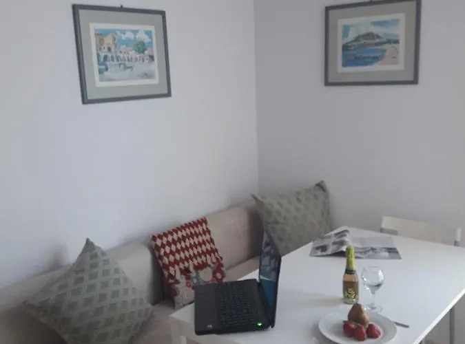 Beautiful Center Flat * Rhodes City